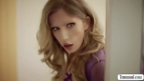 Blonde with a nice ass is getting fucked in her mouth