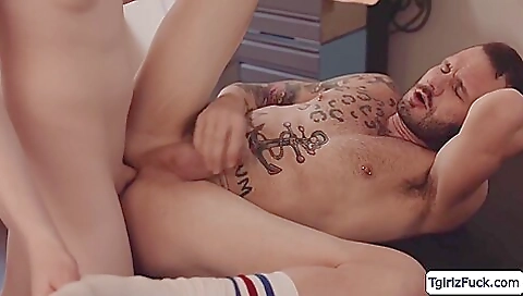 Amazing blonde masseuse gives a great massage video