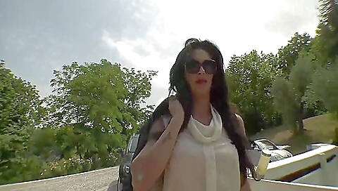 Asian hottie gets fucked in outdoor and gets facial