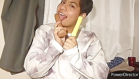 18yo amateur brunette masturbates with two sex toys