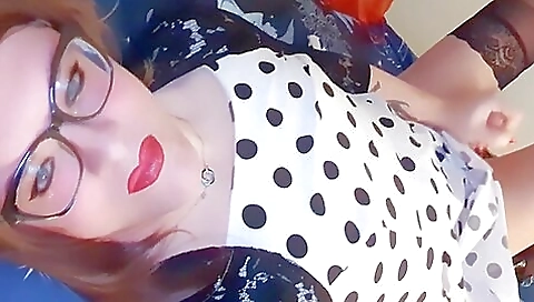 Red-haired amateur brunette masturbates in the bed